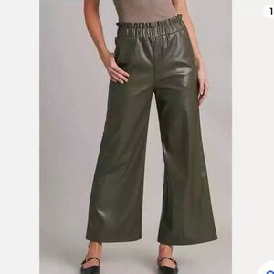 Avec Les Filles Green Vegan Faux Leather High Rise Paperbag Wide Leg Pants NWT S
